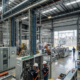 Instalación eléctrica industrial avanzada en nave industrial de Monterrey con tableros eléctricos, automatización y cableado industrial profesional.